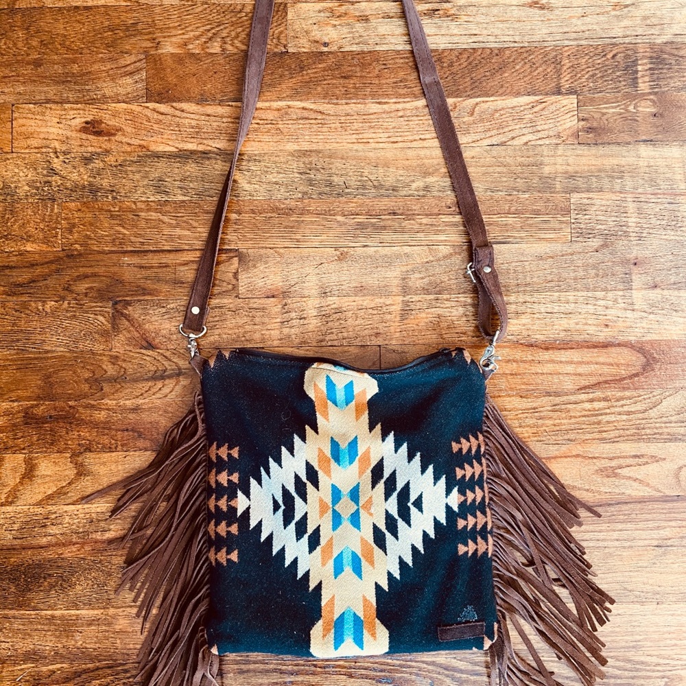 Pre loved fringe bag! SOLD ✅
